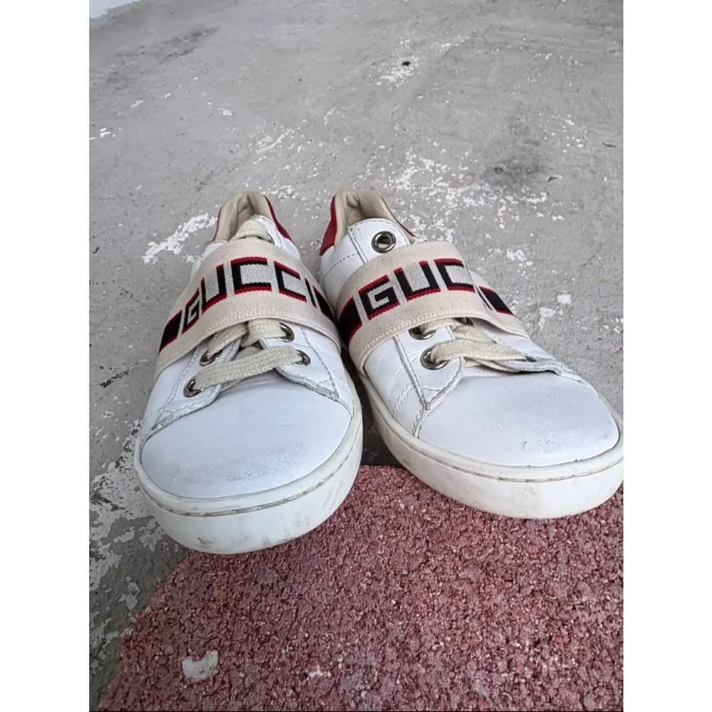 Gucci please look